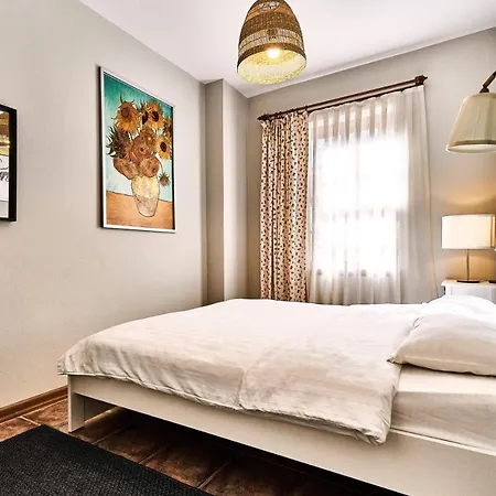 Cicerone Aparthotel *